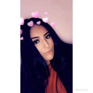 Meet your Posher, Maira